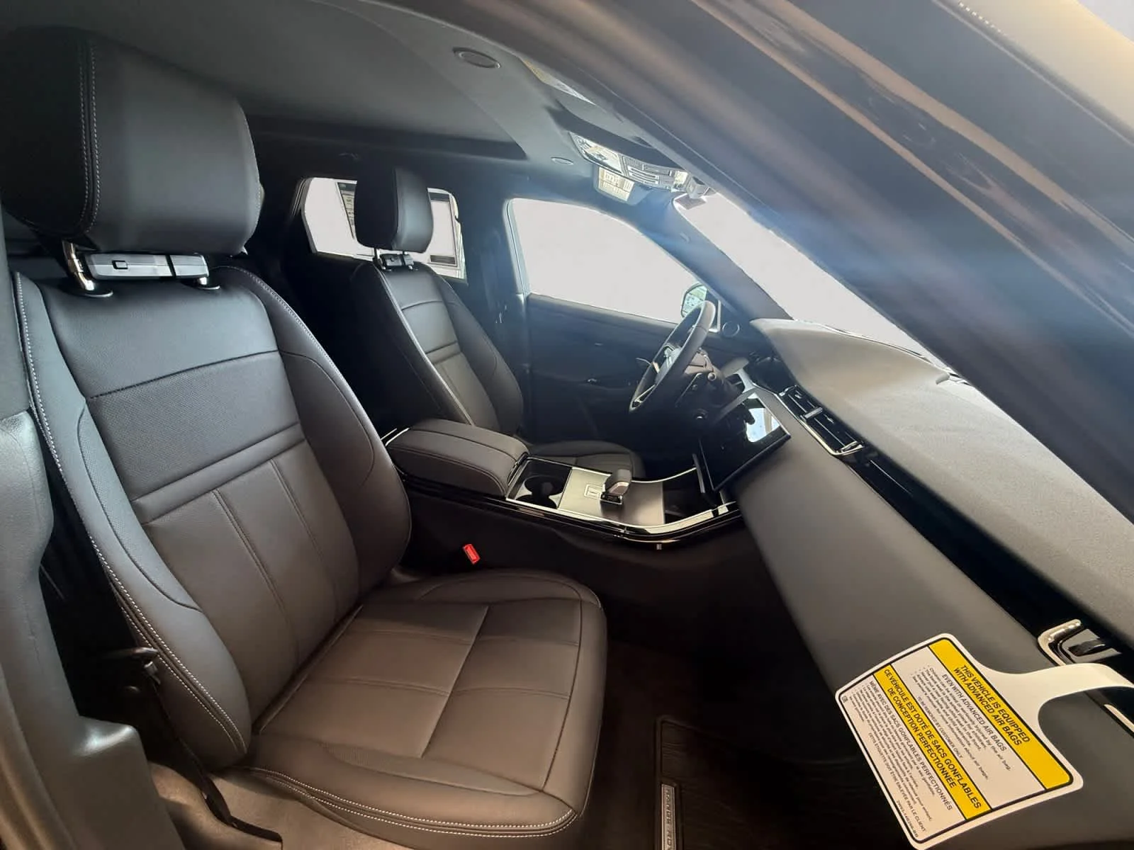 New 2026 Santorini Black Land Rover Hoxton Edition image 15