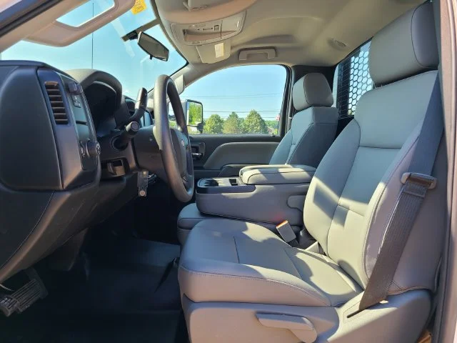 Used 2024 White Chevrolet 1WT image 15