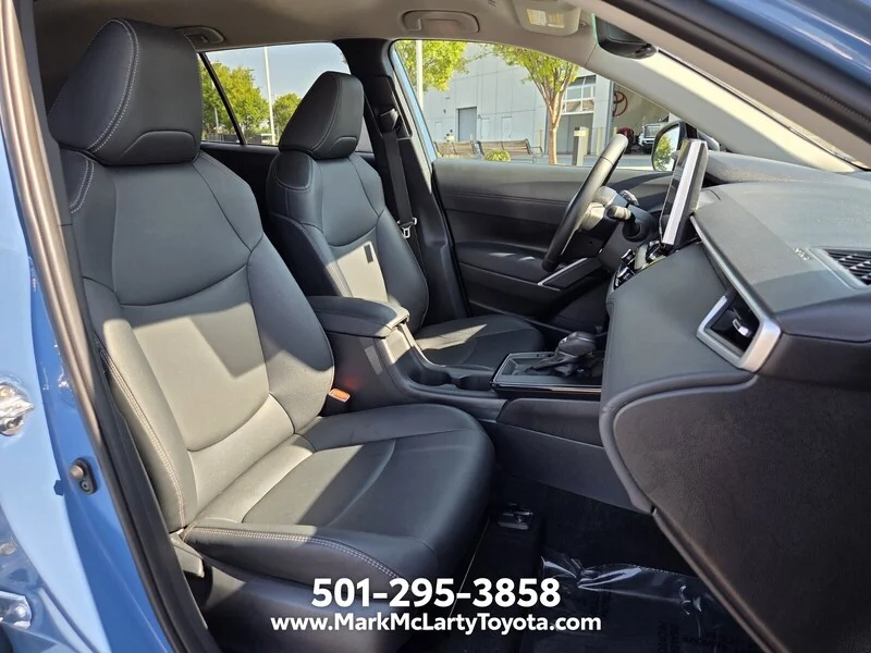 Used 2026 Blue TOYOTA XLE 2WD image 21