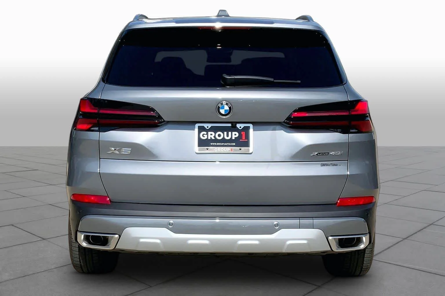 New 2026 Skyscraper Grey Metallic BMW xDrive40i image 4