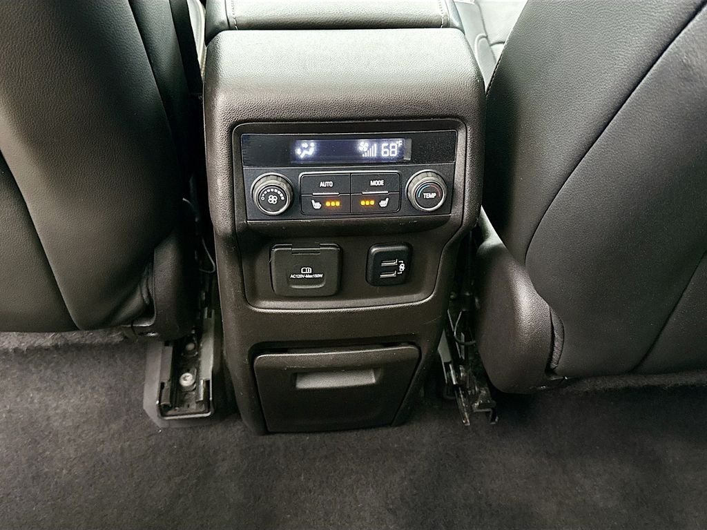 Used 2017 White Frost Tricoat GMC Denali image 27