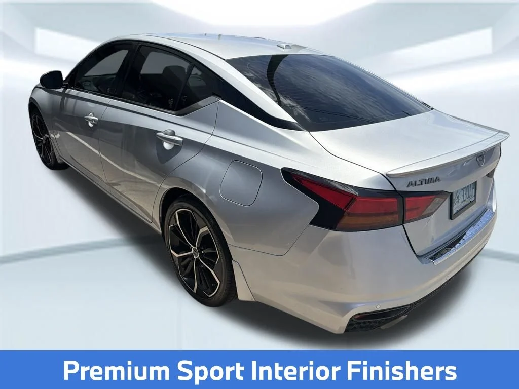 Used 2023 Silver Nissan 2.5 SR image 8