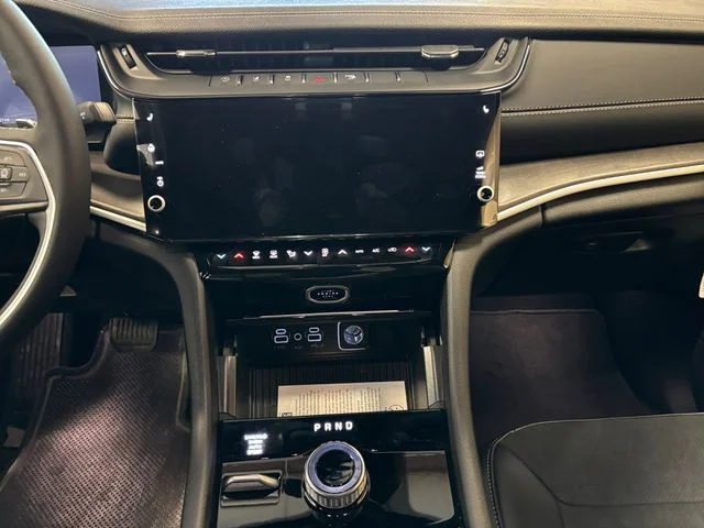 New 2026 White Jeep Altitude image 12