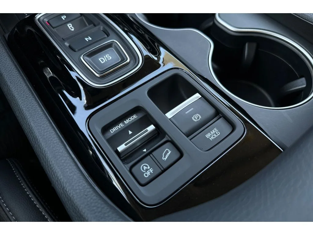 Used 2024 Modern Steel Metallic Honda Touring image 33