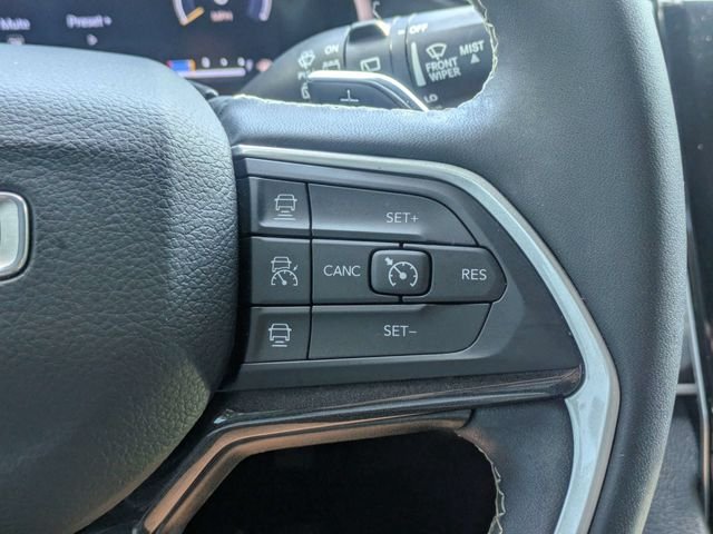 Used 2023 Red Jeep Laredo image 26