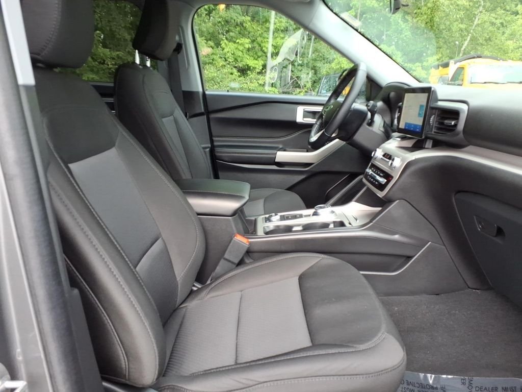 Certified Used 2023 Gray Metallic Ford XLT image 10