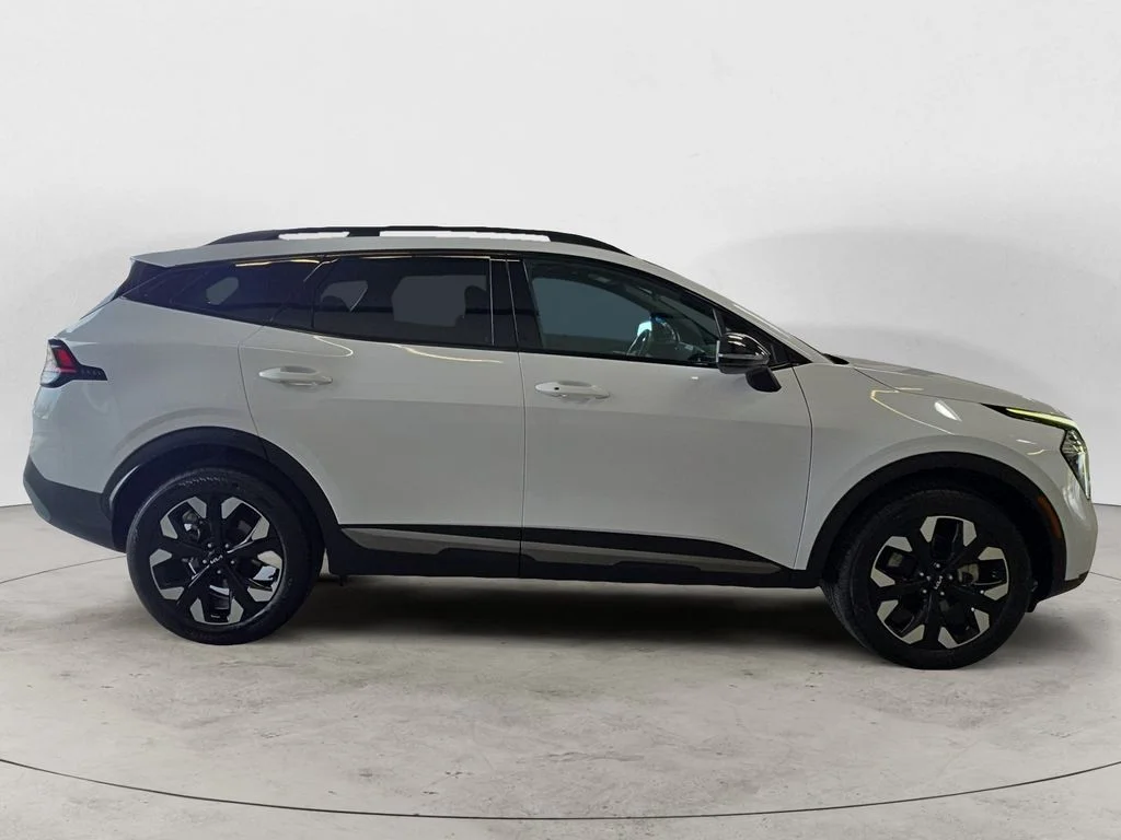 Used 2023 White Kia X-Line image 7
