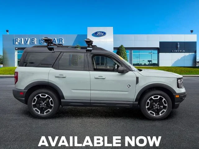 Used 2021 Green Ford Outer Banks image 9