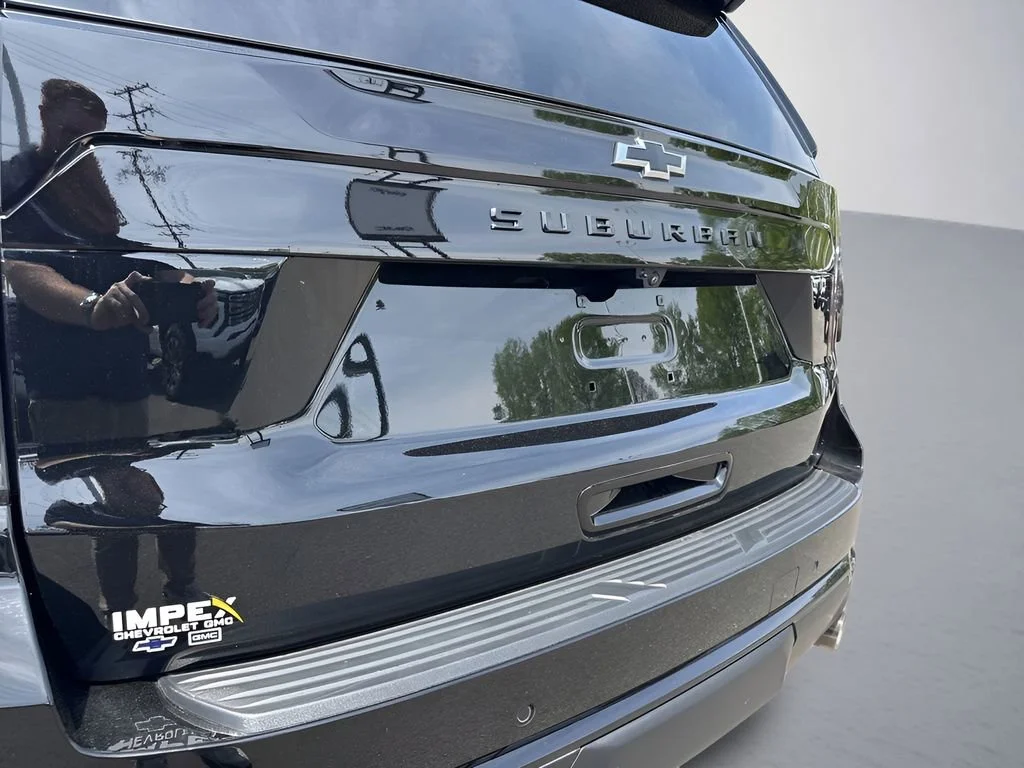 Used 2025 Black Chevrolet Z71 image 36