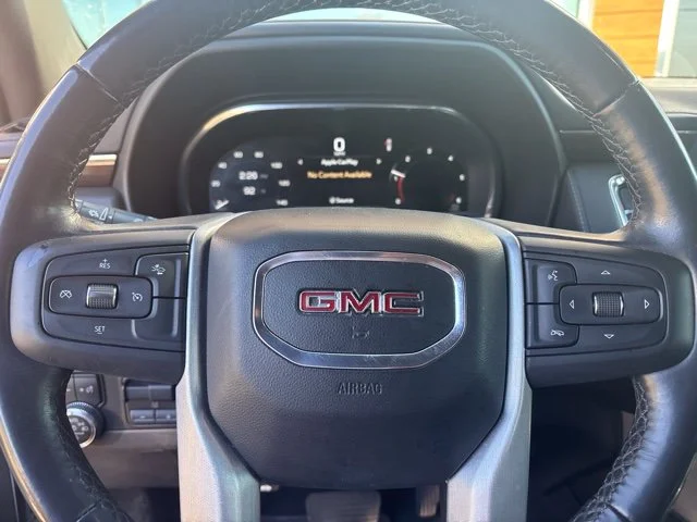Used 2022 White GMC SLE image 9