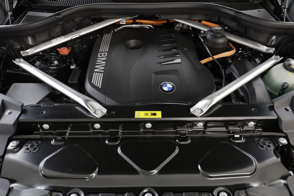 New 2026 Black Sapphire Metallic BMW xDrive50e image 24