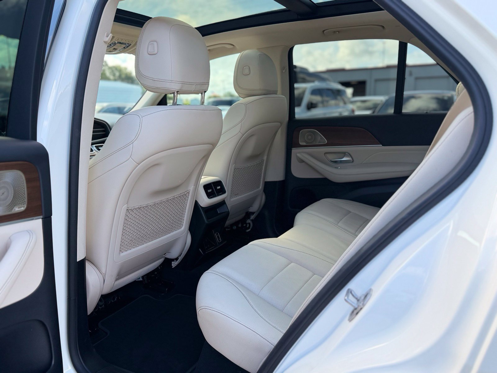 Used 2022 MANUFAKTUR Diamond White Bright Mercedes-Benz GLE 350 image 16