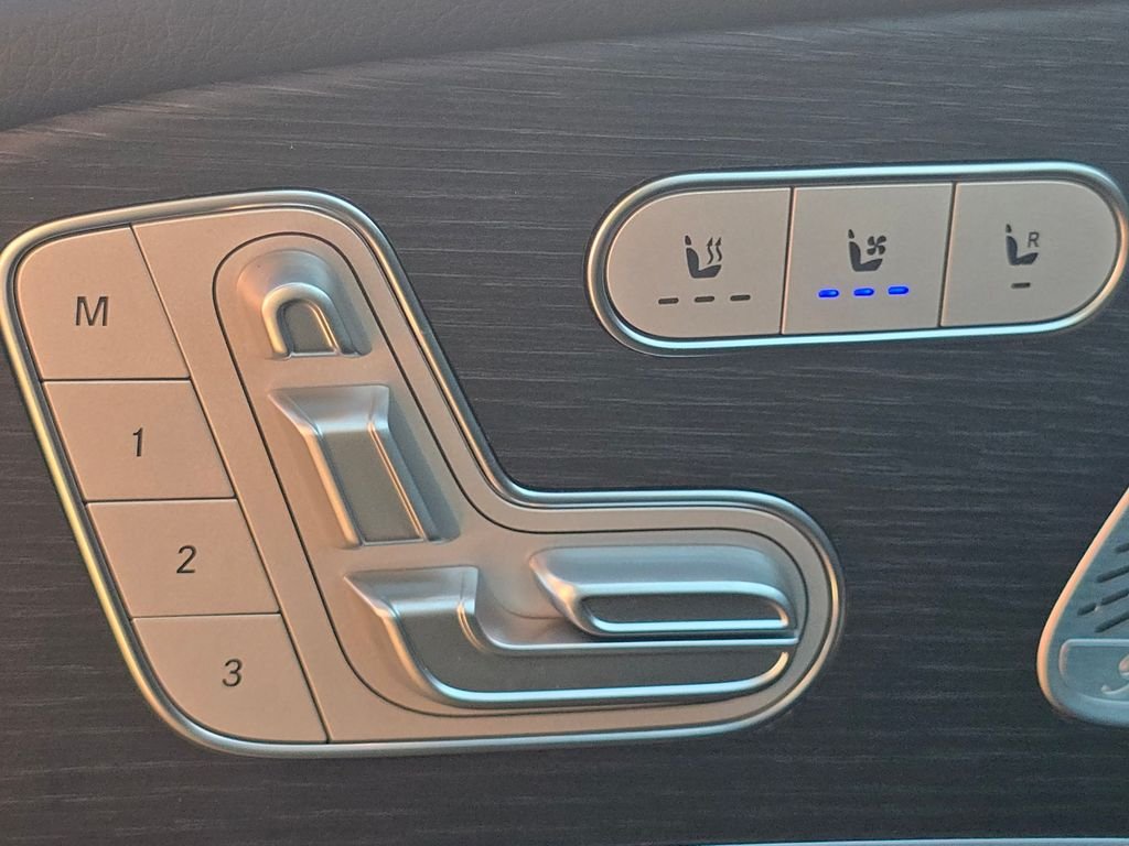 2026 Mercedes-Benz GLS Base photo 6