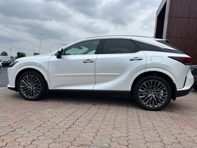 New 2026 Eminent White Pearl Lexus LUXURY image 12