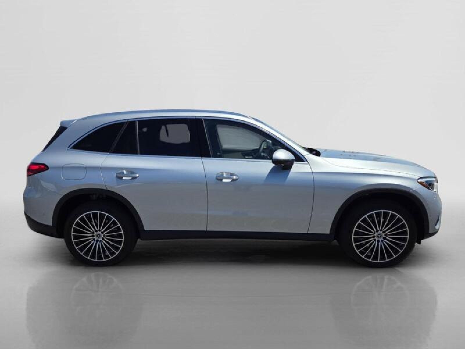 New 2026 Cirrus Silver Metallic Mercedes-Benz GLC 300 SUV image 6