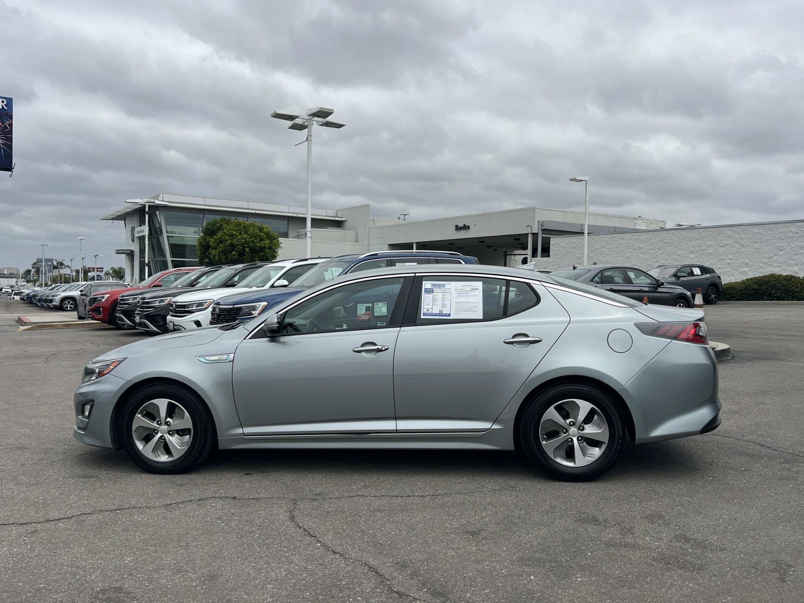 Used 2015 Aluminum Silver Metallic Kia  image 2
