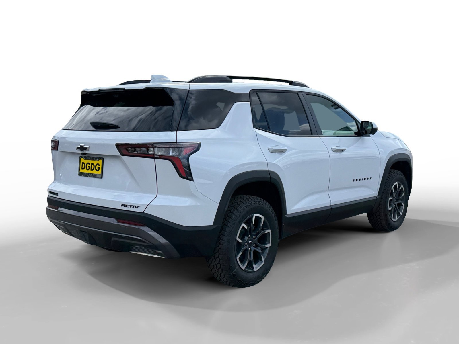 New 2026 Polar White Tricoat Chevrolet FWD ACTIV image 5