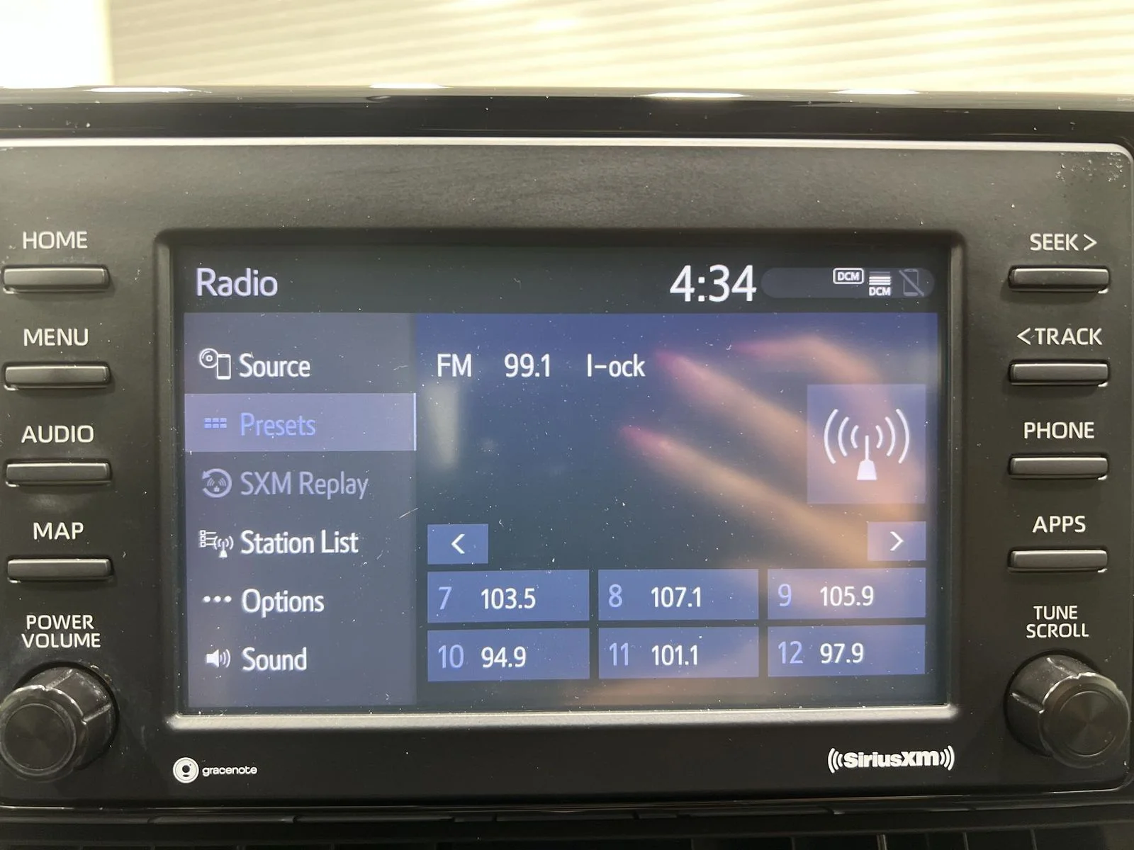 Used 2020 Silver Toyota XLE image 16
