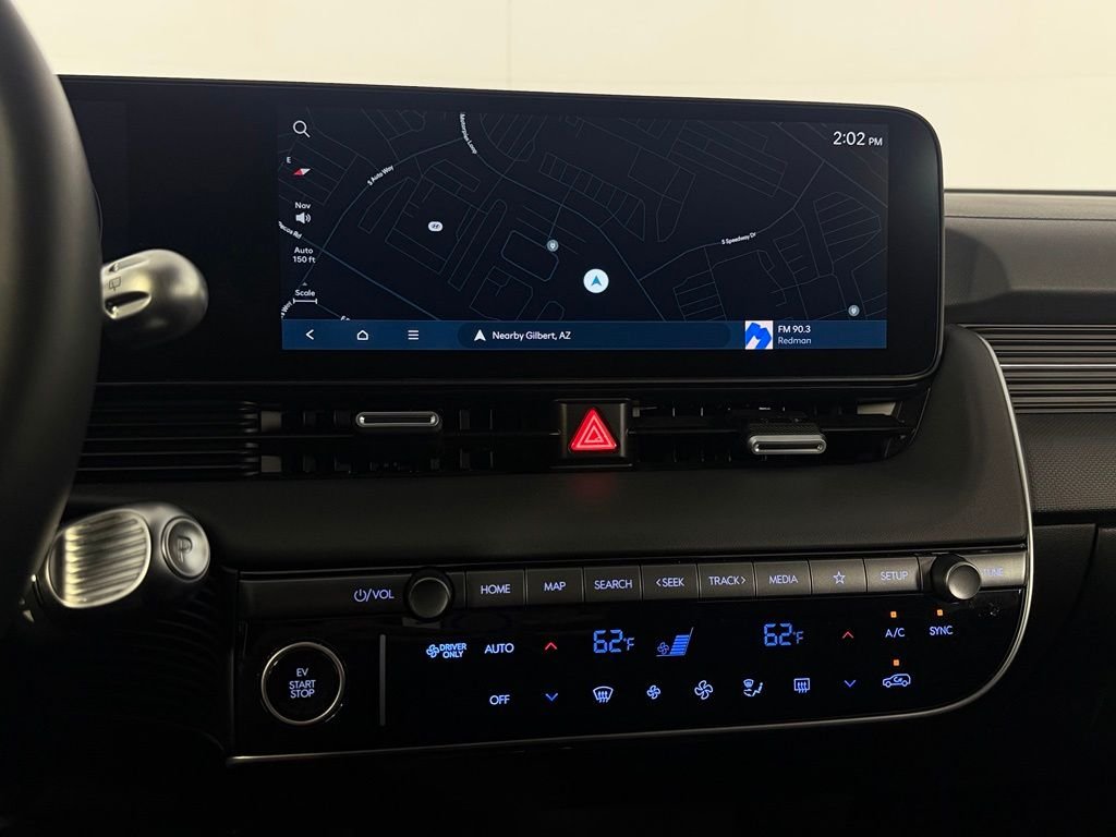 Used 2025 Green Hyundai Limited image 18