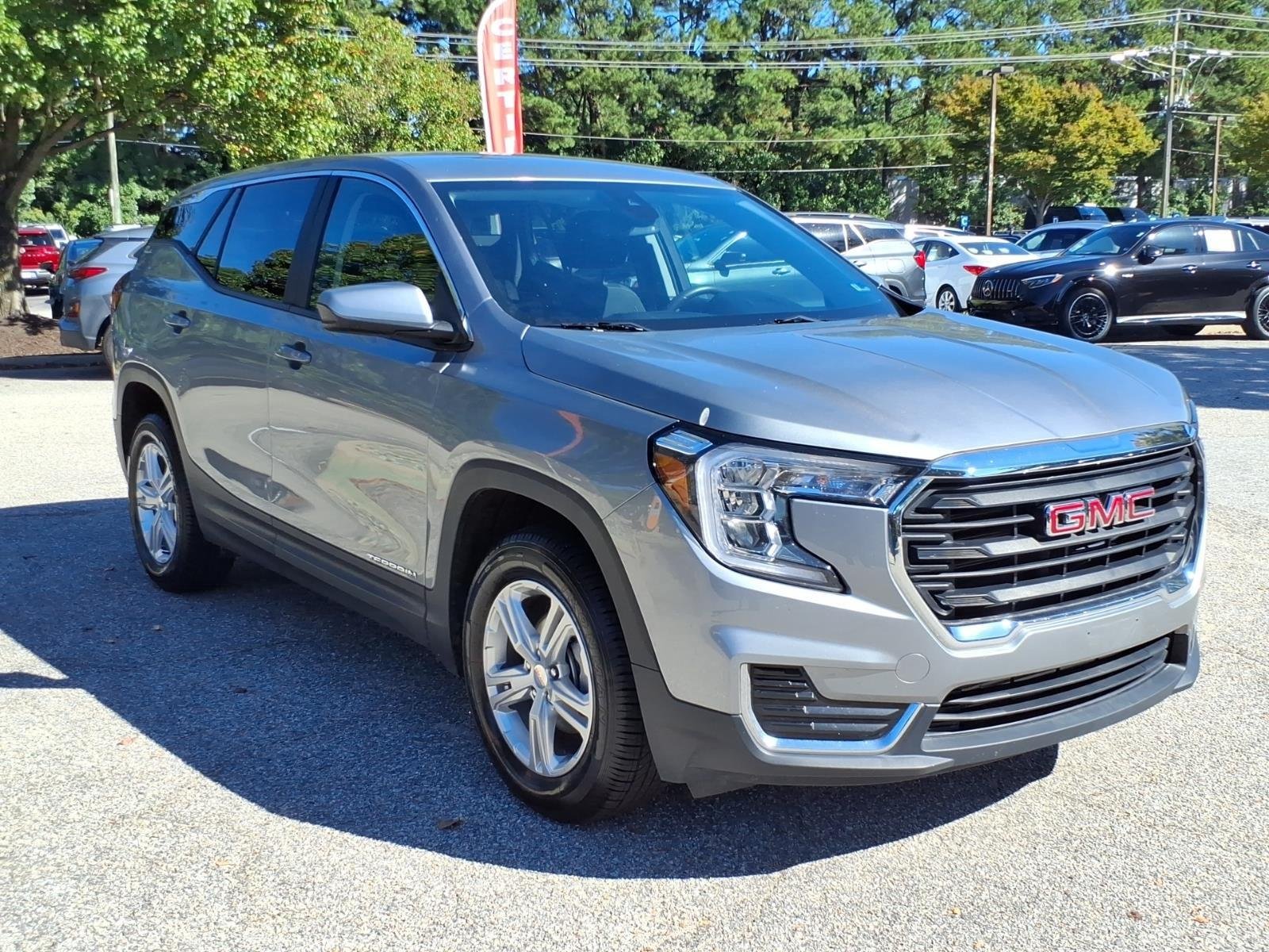 Used 2024 Sterling Metallic GMC SLE image 5