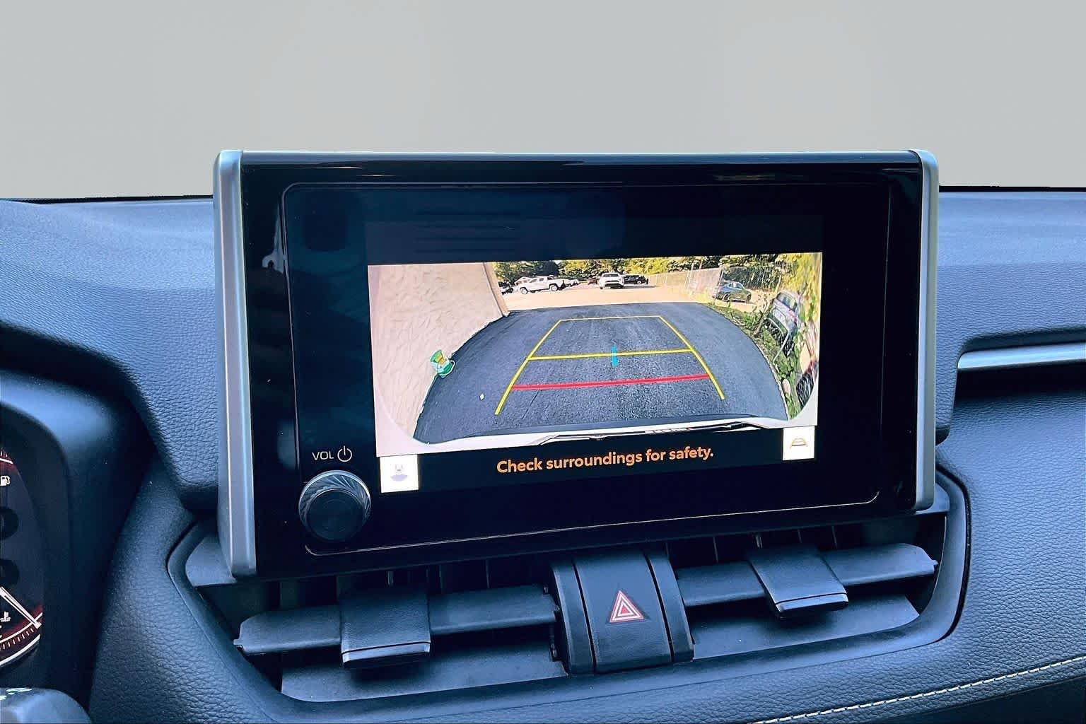 Used 2025 Ice Cap Toyota XLE image 27