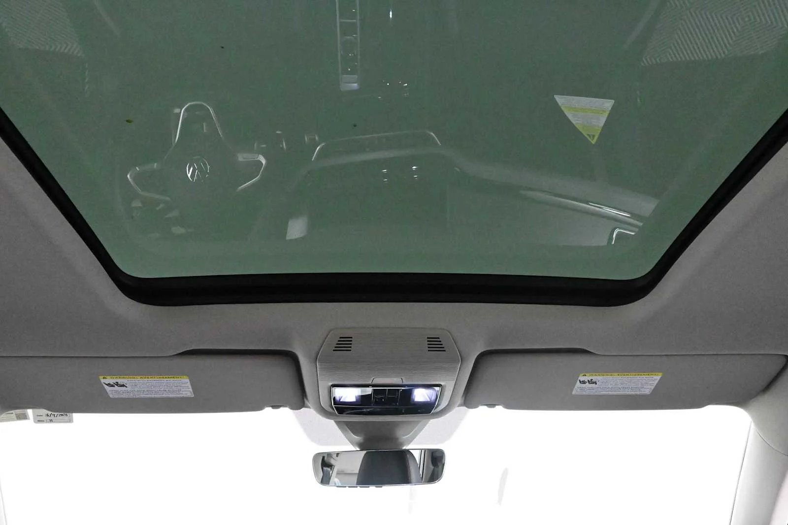New 2026 Avocado Green Pearl Volkswagen 2.0T Peak Edition image 4