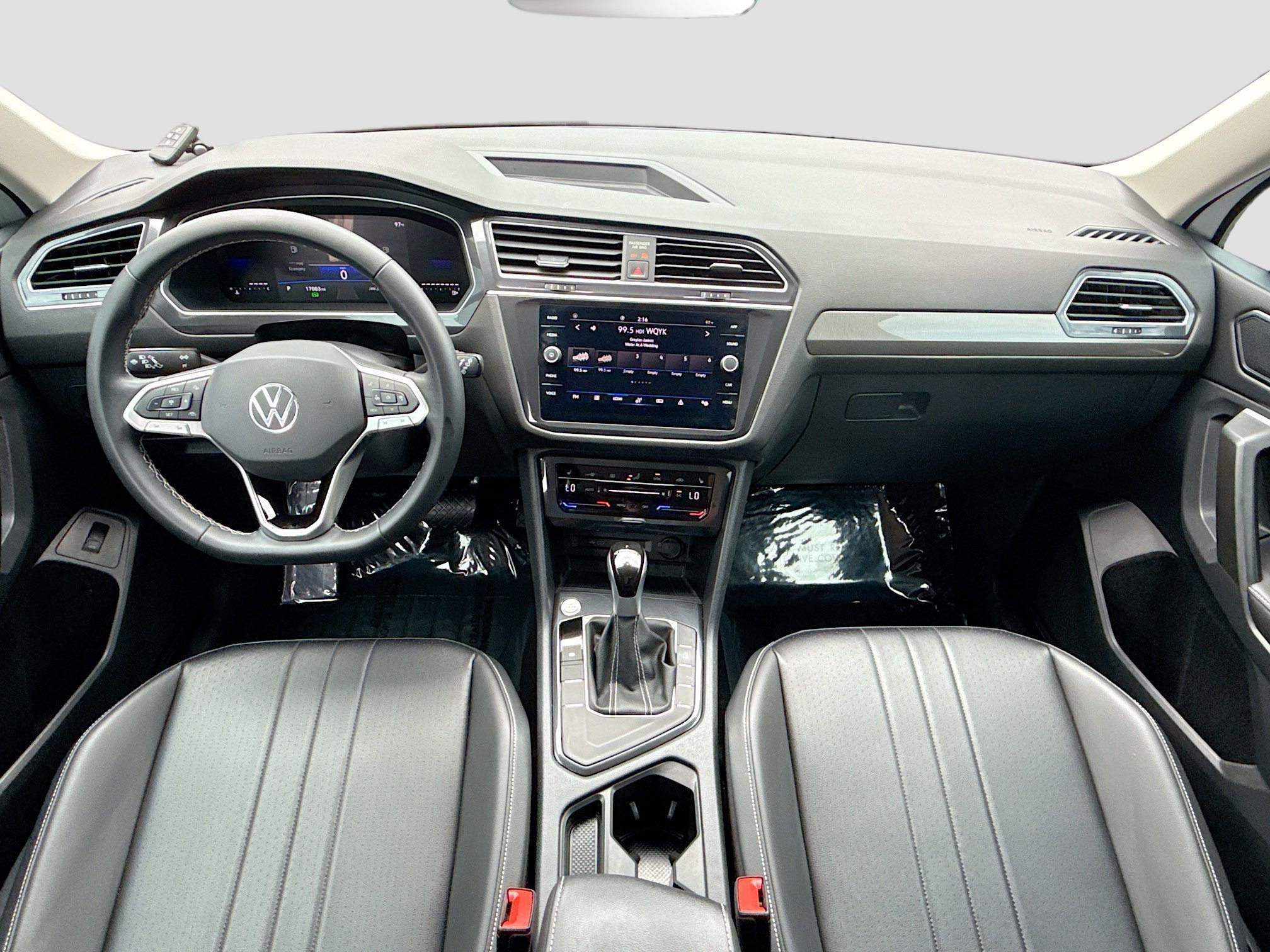 Used 2024 White Volkswagen SE image 16