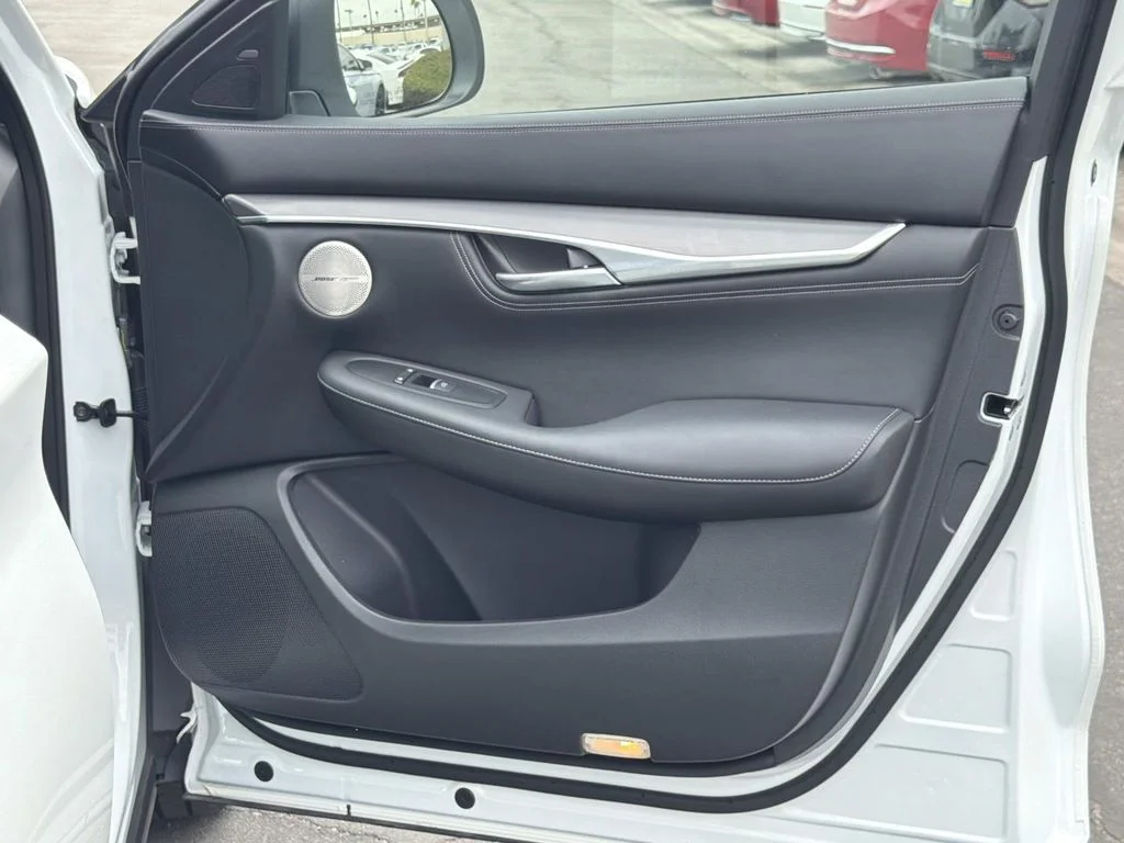 Used 2023 RADIANT WHITE INFINITI ESSENTIAL image 33