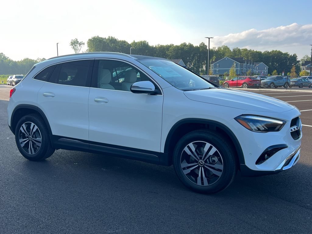 New 2026 Polar White Mercedes-Benz GLA 250 image 39