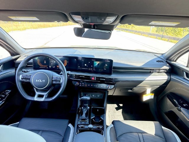 Used 2025 Gray Kia GT-Line image 21