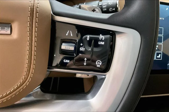 Used 2025 Gray Land Rover SE image 19