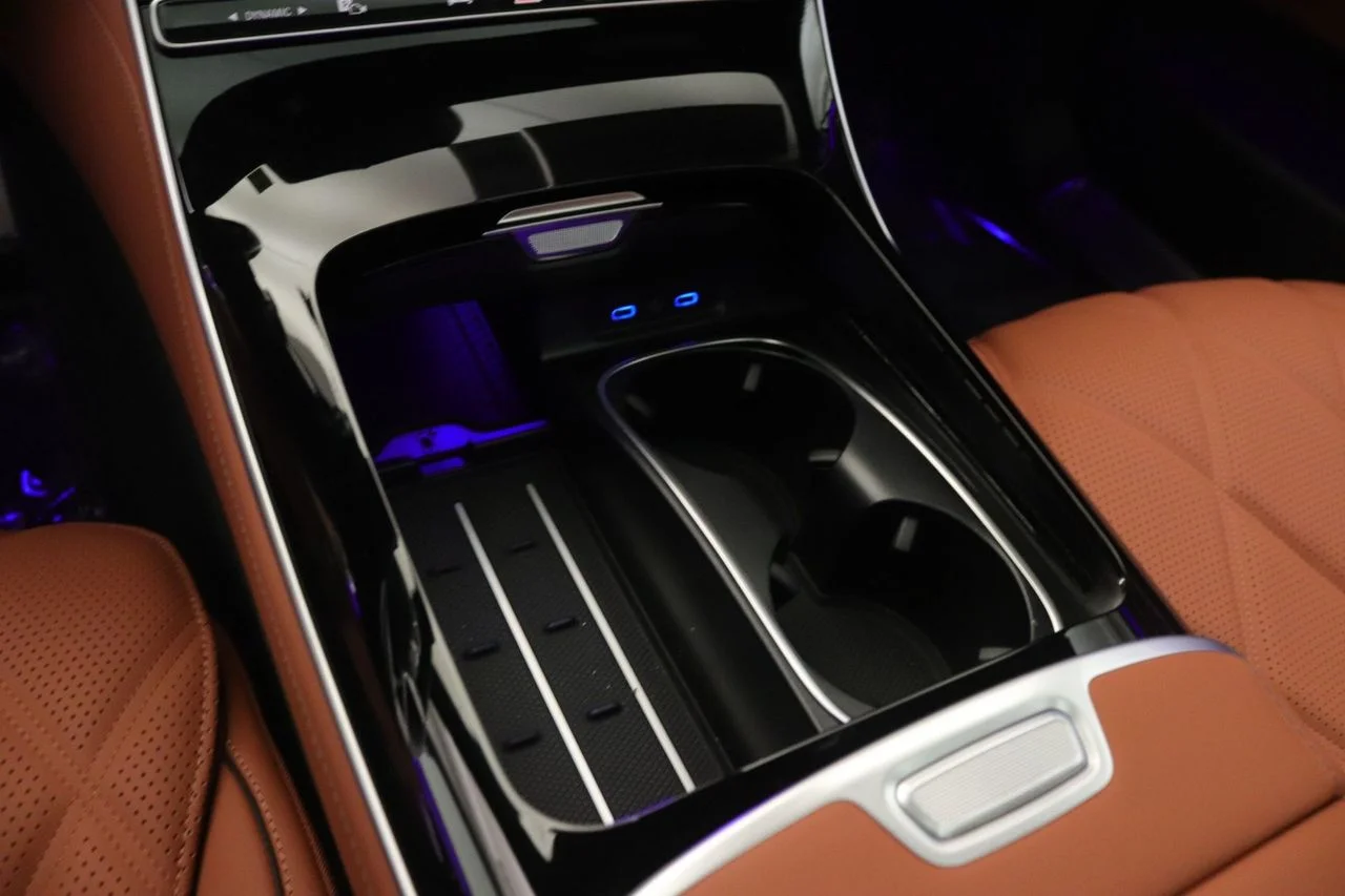 New 2026 Emerald Green Metallic Mercedes-Benz Maybach S 580 4MATIC® image 6