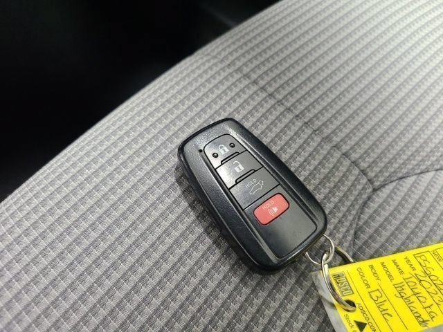 Used 2023 Blueprint Toyota LE image 33