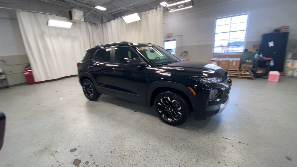 2023 Chevrolet TrailBlazer LT - Photo 2