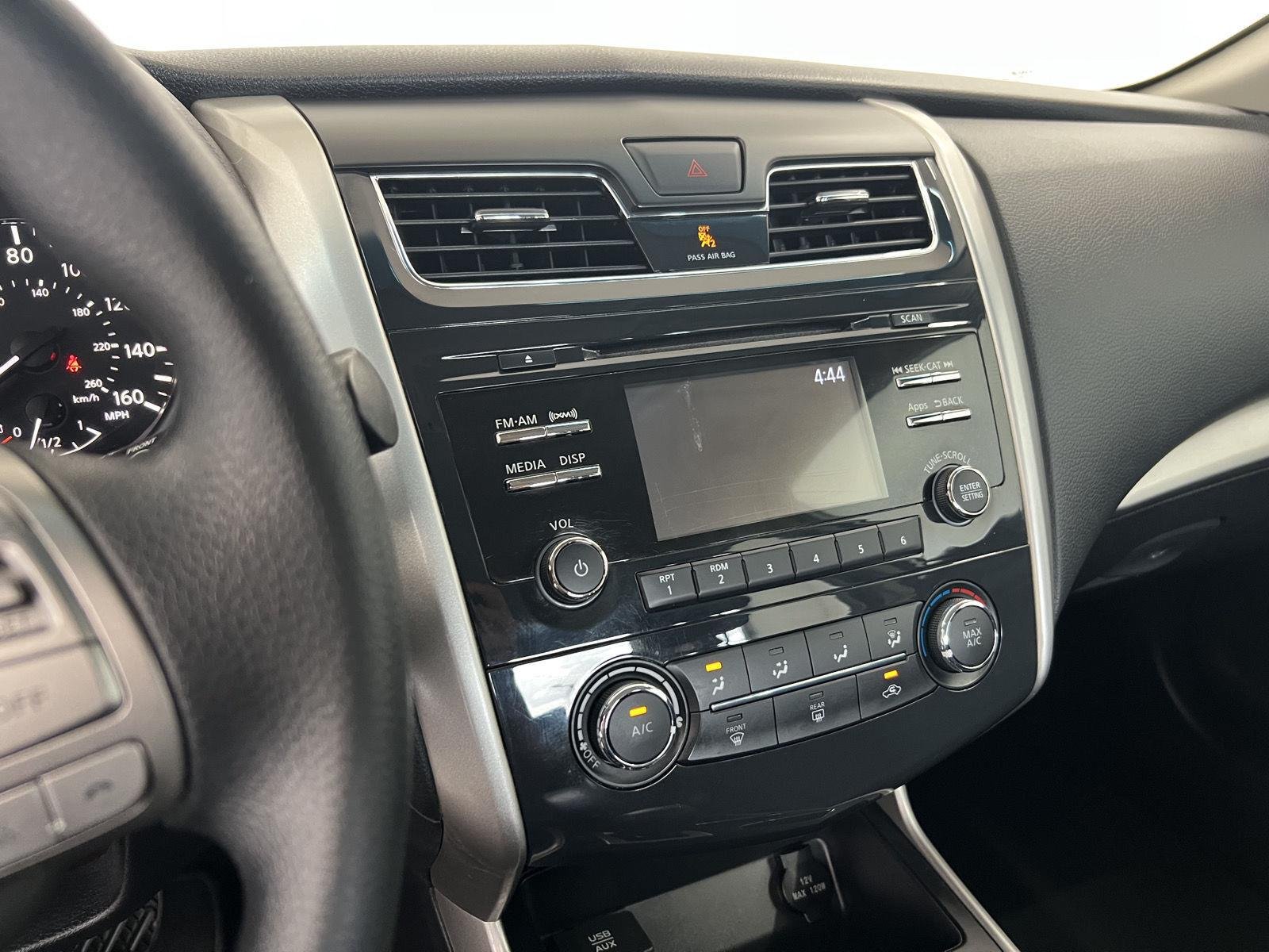 Used 2015 Brilliant Silver Nissan 2.5 S image 16