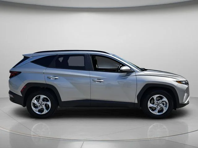 Used 2024 Silver Hyundai SEL image 5