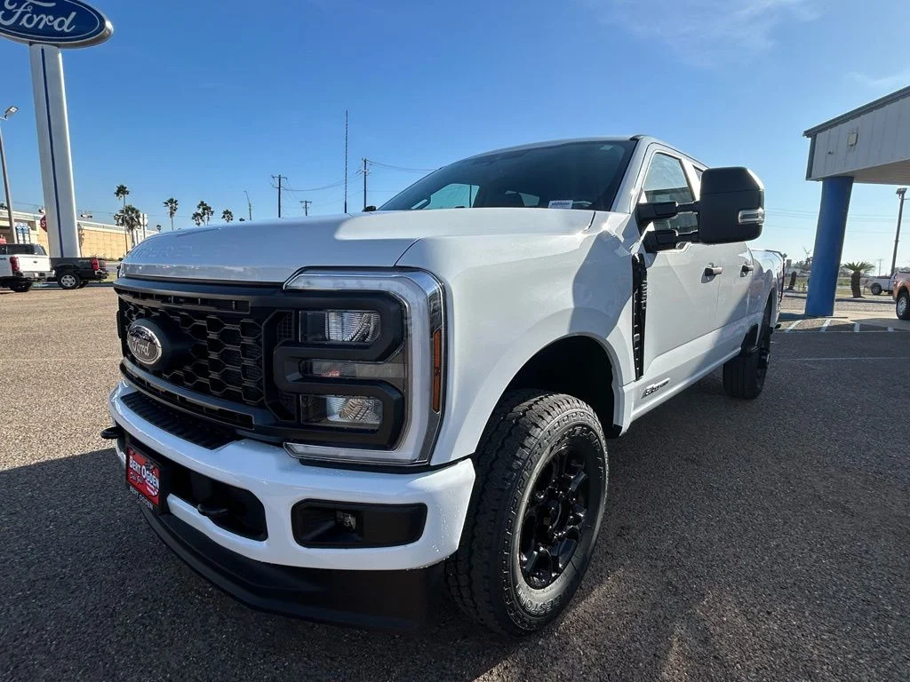 New 2026 Oxford White Ford F-250® XL image 3