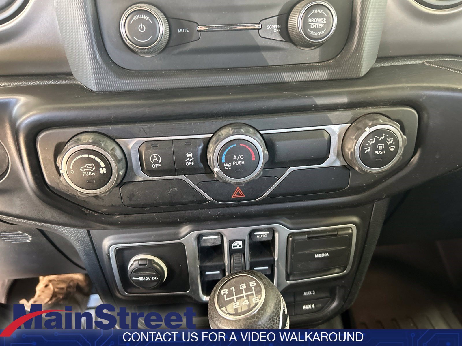Used 2018 Black Clearcoat Jeep Sport S image 28