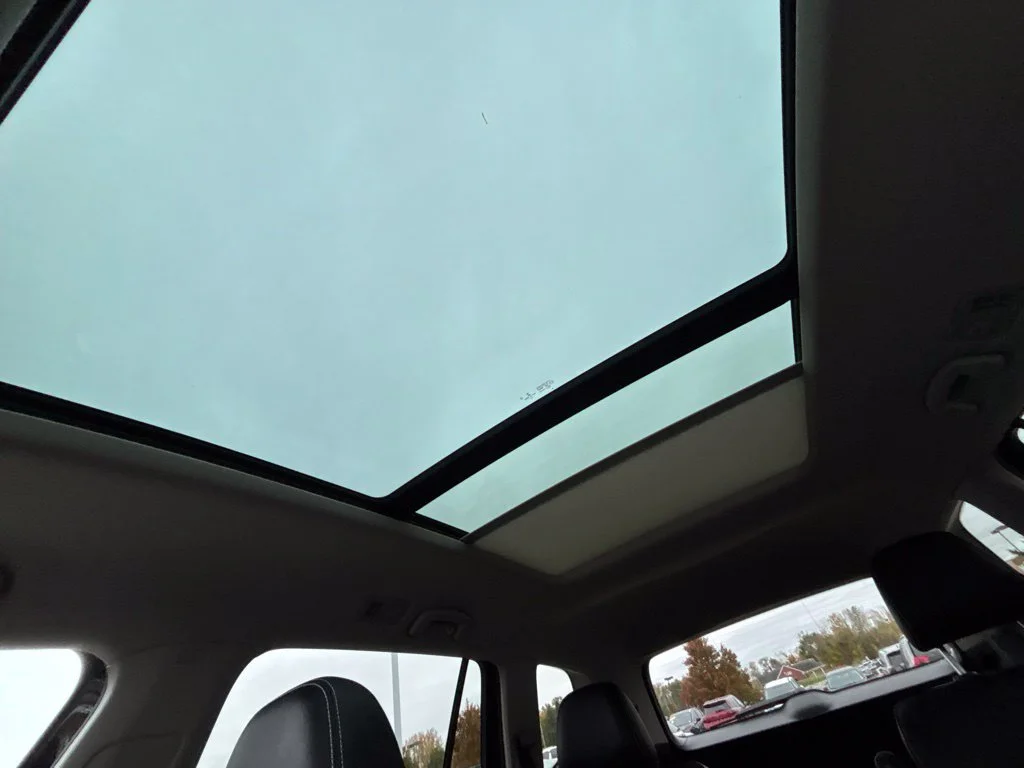 Used 2023  Volkswagen SEL image 31