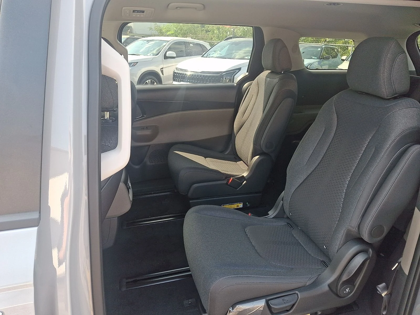 New 2027 White Kia LX image 9