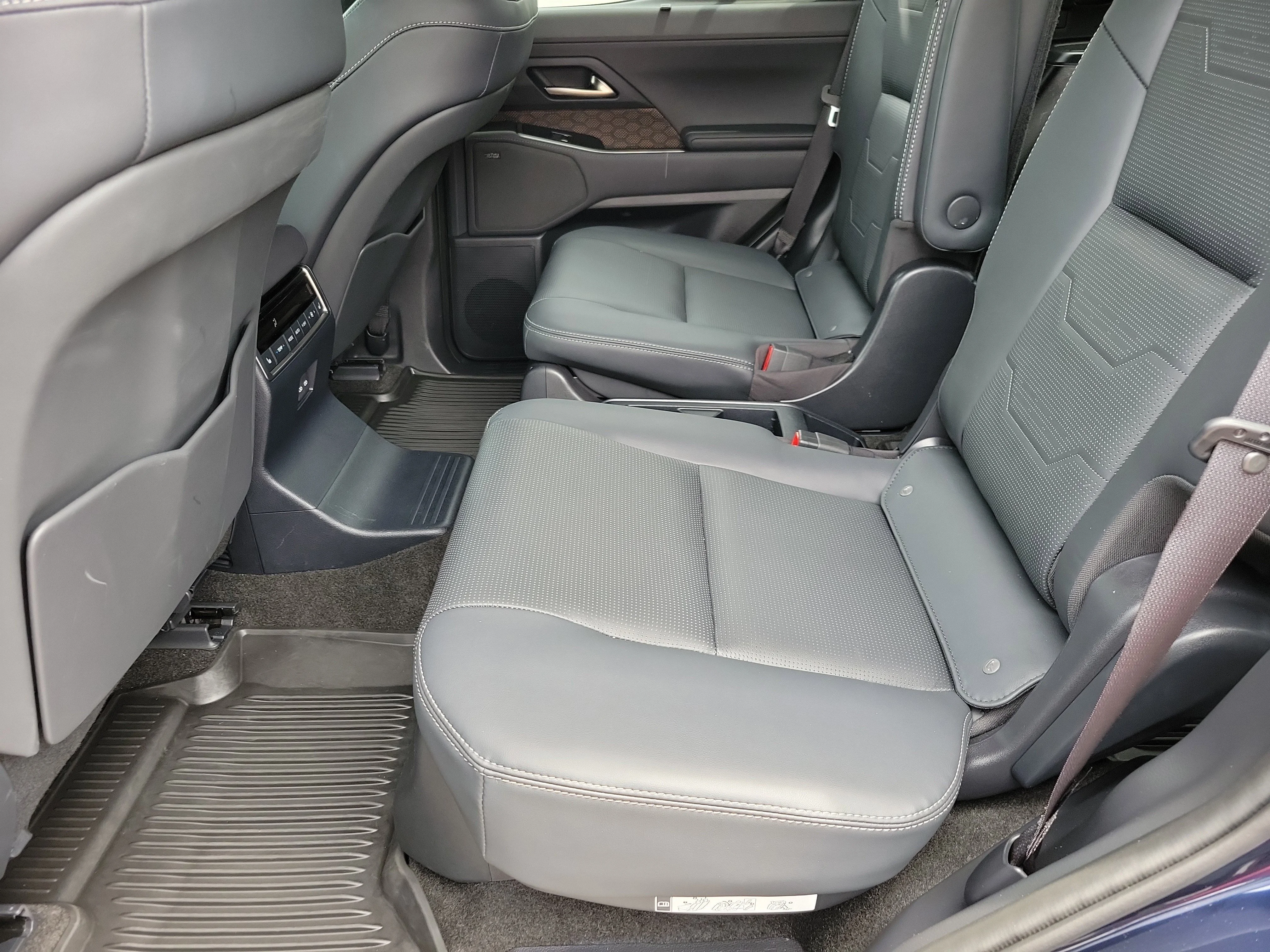 Used 2024 Blue Lexus GX 550 Luxury+ image 9