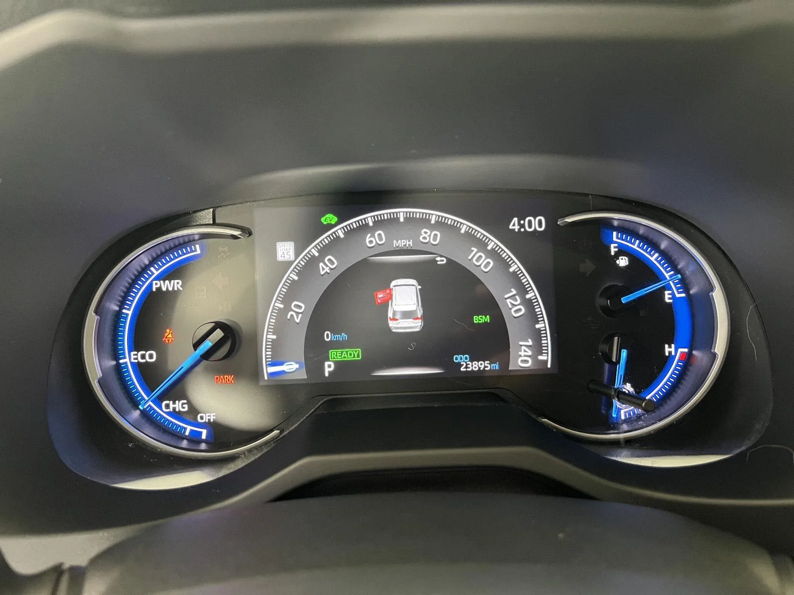 Used 2024 Silver Sky Metallic Toyota XLE Premium image 18