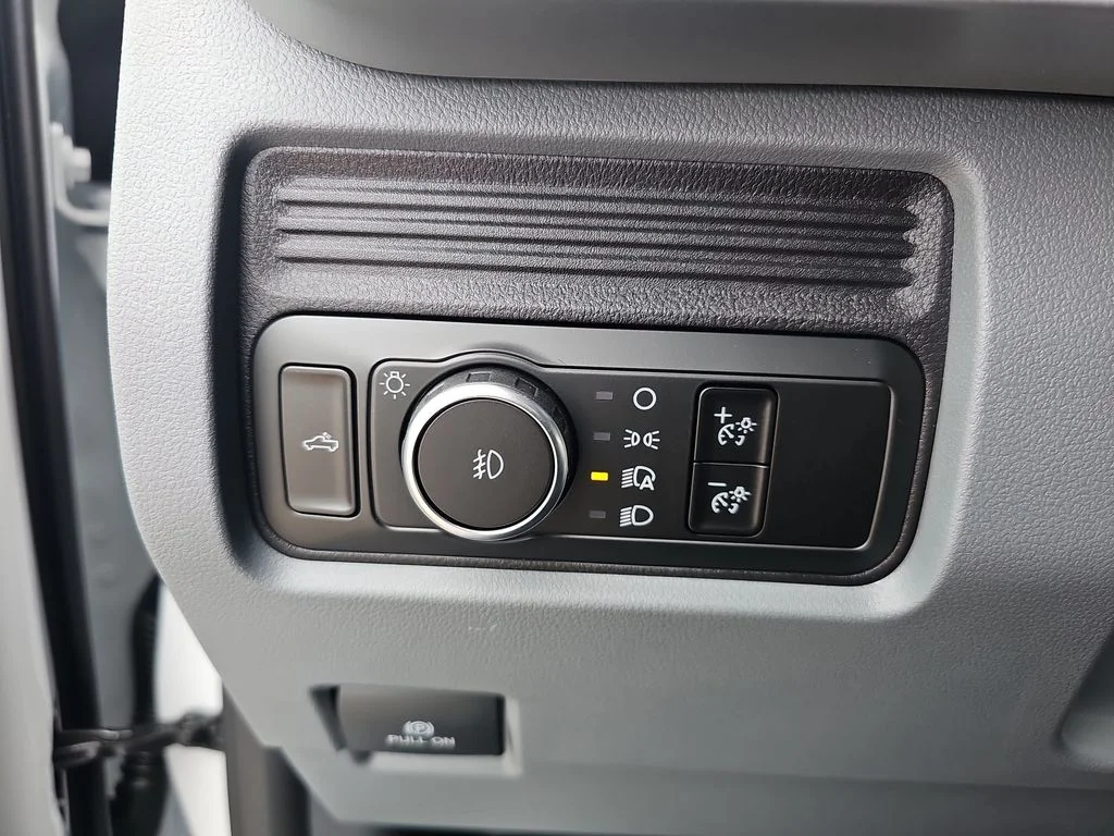 New 2026 Oxford White Ford F-250® XL image 25