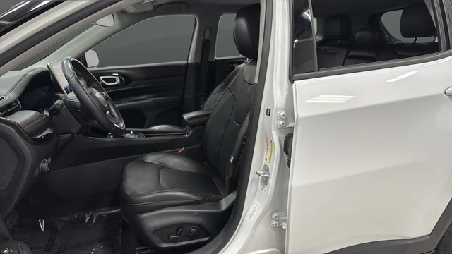 Used 2022 Bright White Clearcoat Jeep Trailhawk image 9