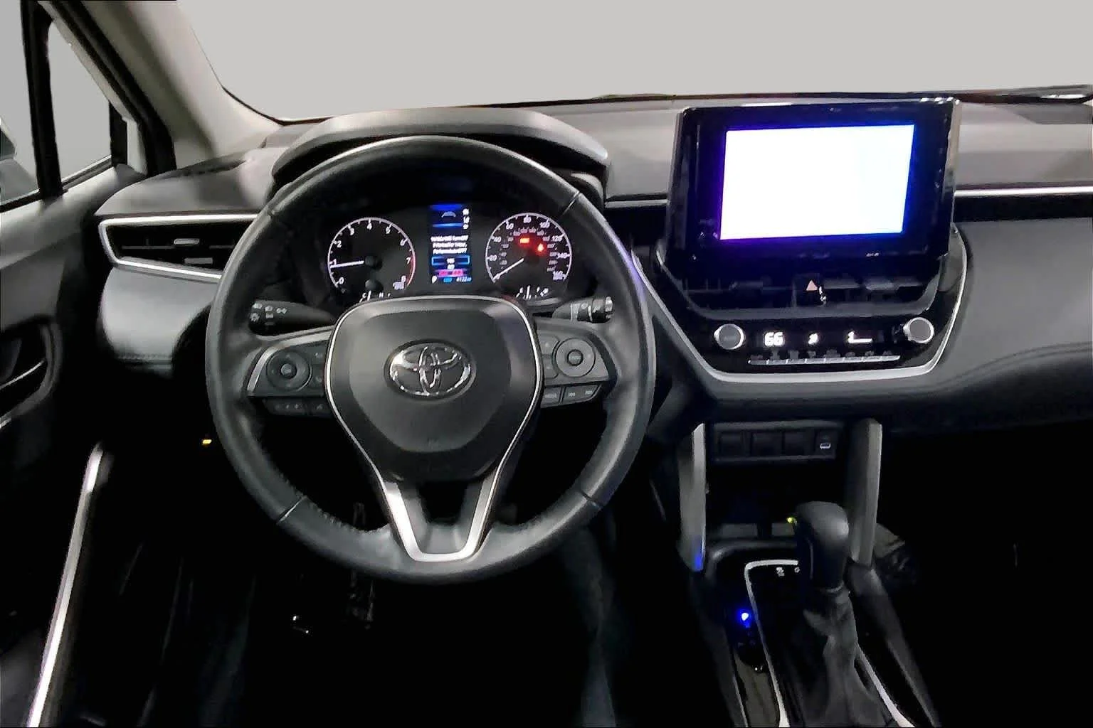 Used 2024 Wind Chill Pearl Toyota LE image 6