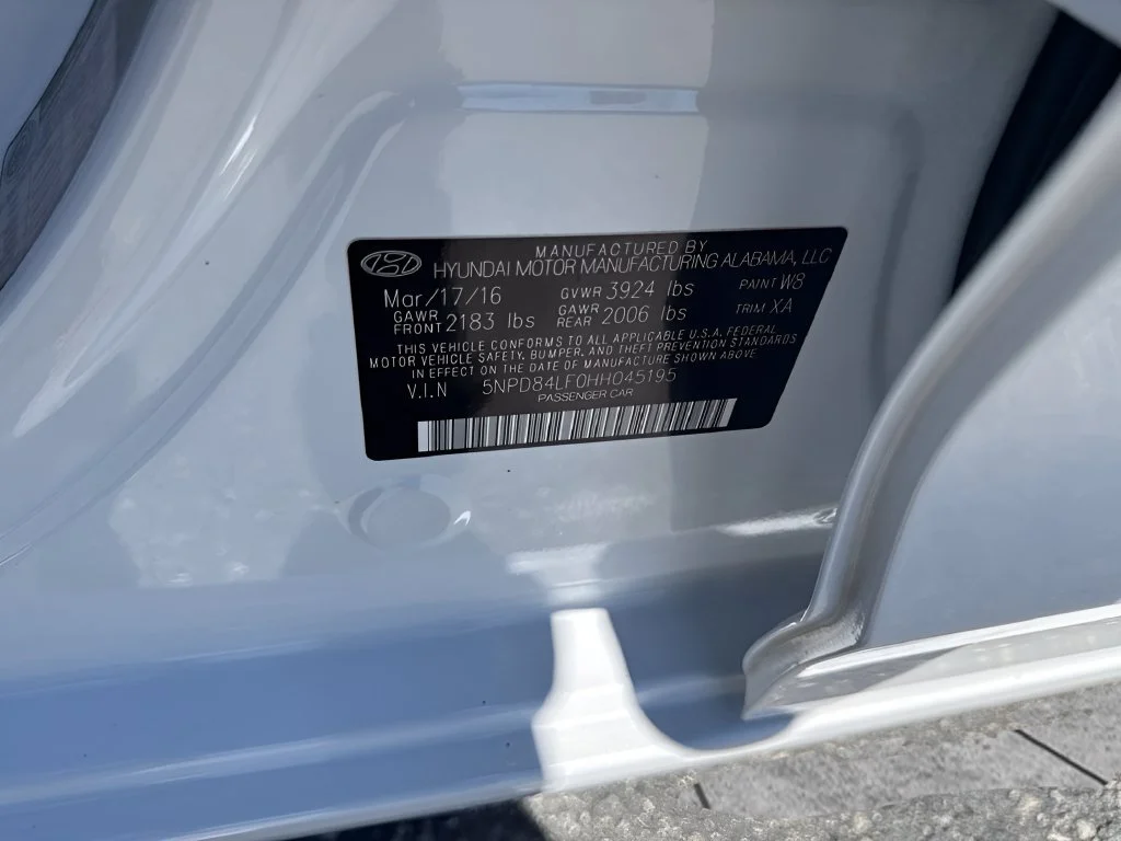 Used 2017 White Hyundai SE image 26