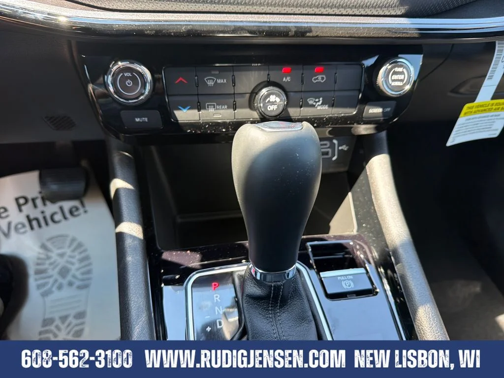 New 2026 Hydro Blue Pearlcoat Jeep Latitude image 17