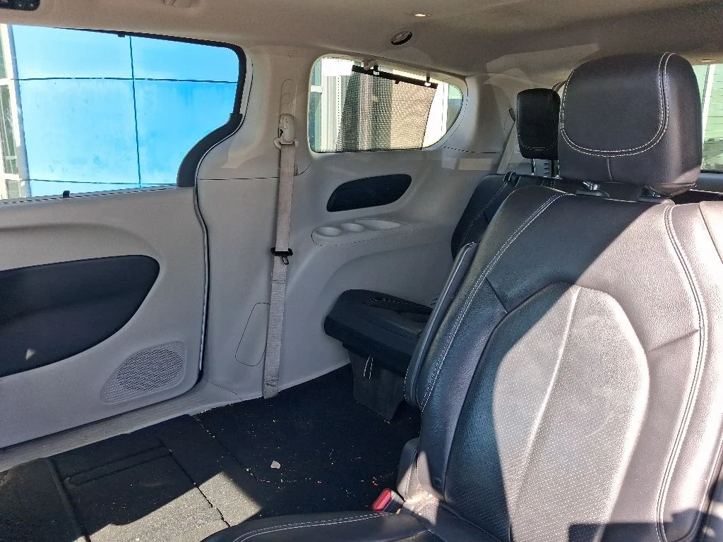 Used 2022 White Chrysler Touring L image 19