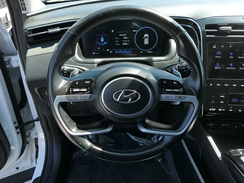 Used 2024 White Hyundai SEL Convenience image 18