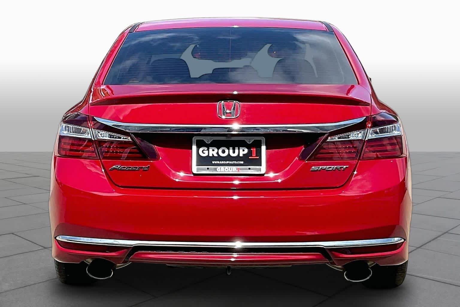 Used 2016 Basque Red Pearl II Honda Sport image 5